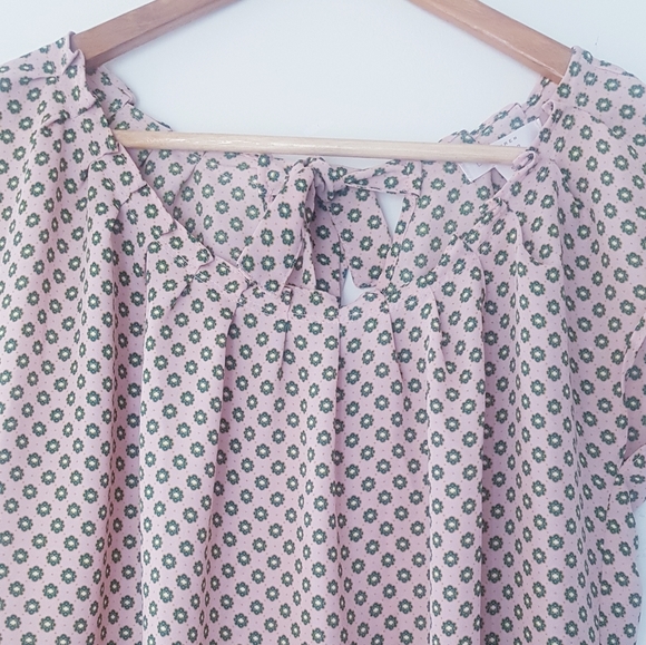 LAUREN CONRAD Tan & Green Pleated Collar Semi-Sheer Floral Blouse - Picture 2 of 9